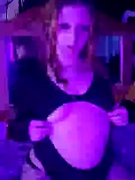 Snapshot of angel_star420864 chatting on 5, 3, 2025 angel star420864 online show from 5, 3, 2025