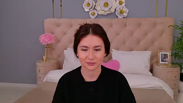 Snapshot of milaleoneli chatting on 1, 3, 2025 milaleoneli online show from 1, 3, 2025