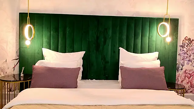 Snapshot of milaleoneli chatting on 10, 3, 2026 milaleoneli online show from 10, 3, 2026