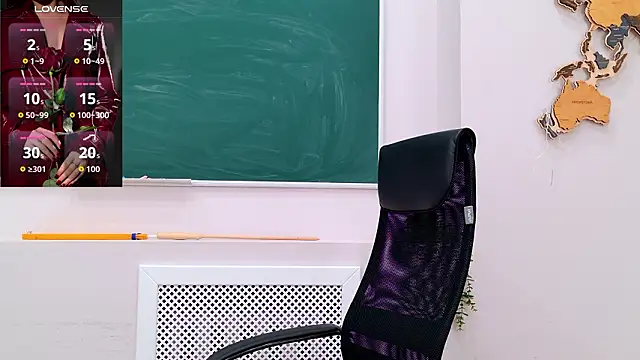 Snapshot of milaleoneli chatting on 18, 3, 2026 milaleoneli online show from 18, 3, 2026