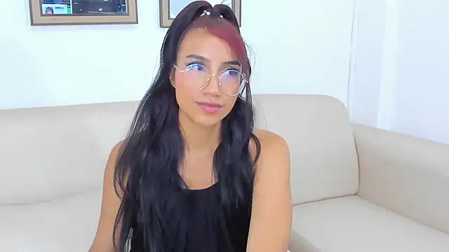 Snapshot of naomiii__ chatting on 28, 1, 2025 naomiii online show from 28, 1, 2025