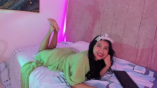 Snapshot of naomiii__ chatting on 17, 9, 2025 naomiii online show from 17, 9, 2025