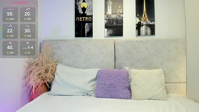 naomiii   online show from 18, 4, 2026