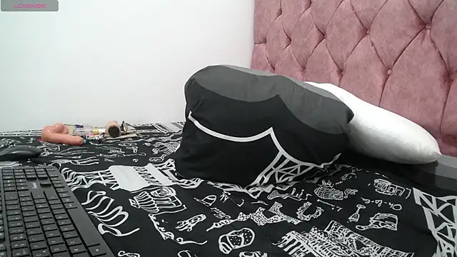 Snapshot of AMBER_LOVE22 chatting on 6, 1, 2025 AMBER LOVE22 online show from 6, 1, 2025