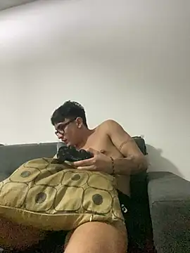 Snapshot of LCarreraa chatting on 4, 3, 2025 LCarreraa online show from 4, 3, 2025