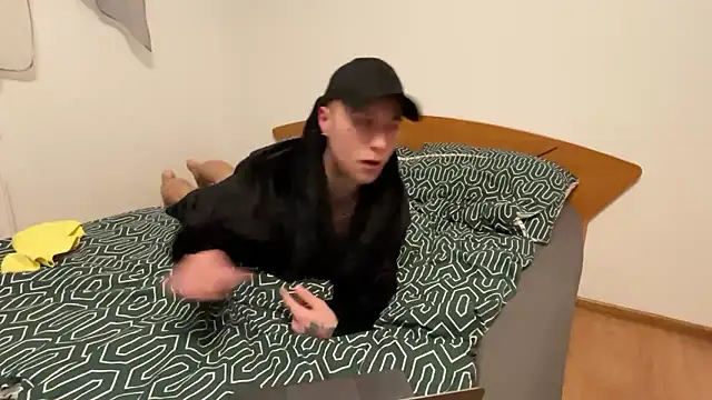 Snapshot of Antik chatting on 12, 2, 2025 Antik online show from 12, 2, 2025