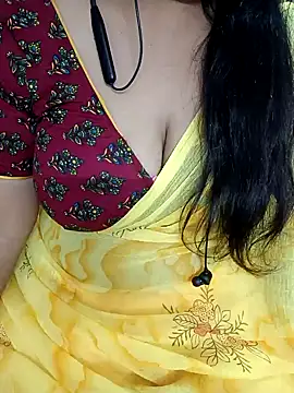 Snapshot of Yours_Radika chatting on 28, 12, 2024 Yours Radika online show from 28, 12, 2024