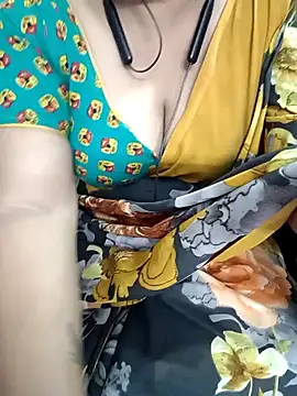 Snapshot of Yours_Radika chatting on 5, 2, 2025 Yours Radika online show from 5, 2, 2025