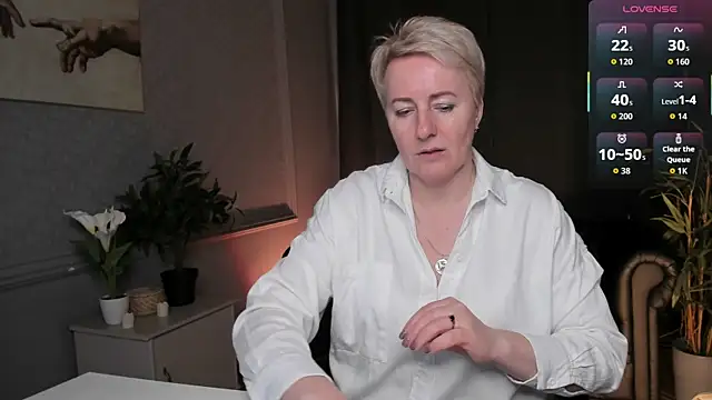 Nika Smit online show from 24, 4, 2026