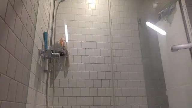 Snapshot of oktober1993 chatting on 5, 2, 2026 oktober1993 online show from 5, 2, 2026