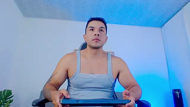 estebandelouis online show from 11, 4, 2026