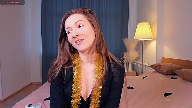 Snapshot of VickieVici chatting on 4, 12, 2024 VickieVici online show from 4, 12, 2024