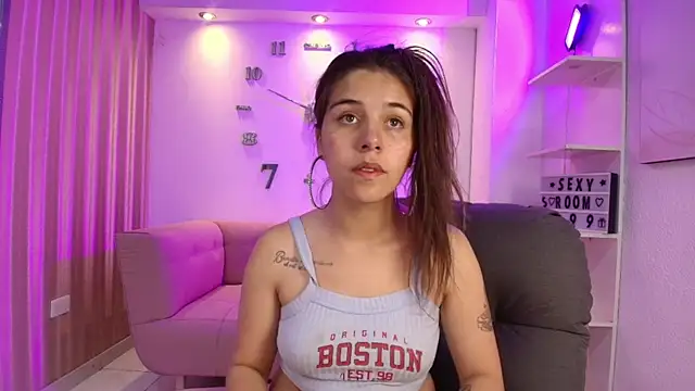 Snapshot of 1Sloppy_Fox4 chatting on 26, 11, 2025 1Sloppy Fox4 online show from 26, 11, 2025