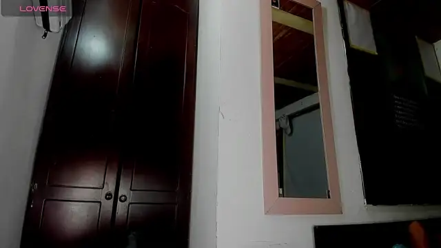 Snapshot of Nenita_Hot_ chatting on 7, 10, 2025 Nenita Hot online show from 7, 10, 2025