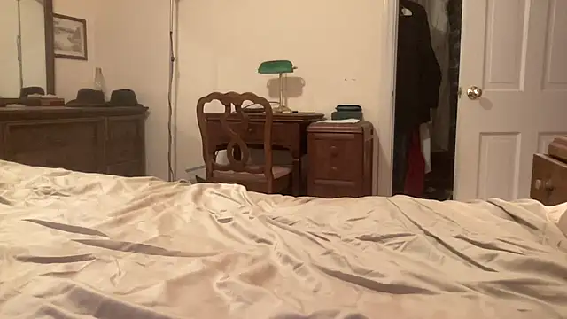 Snapshot of zack_brown chatting on 10, 9, 2025 zack brown online show from 10, 9, 2025