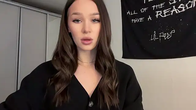 ur molly online show from 15, 12, 2025