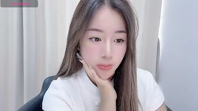 Snapshot of chloe-01 chatting on 2, 12, 2024 chloe-01 online show from 2, 12, 2024