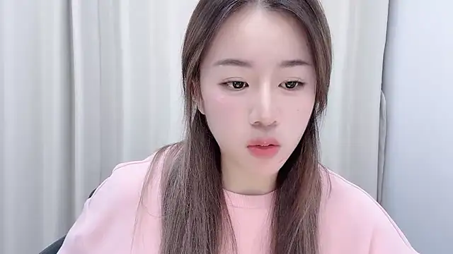 Snapshot of chloe-01 chatting on 2, 12, 2024 chloe-01 online show from 2, 12, 2024