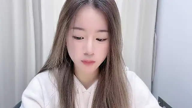 Snapshot of chloe-01 chatting on 28, 12, 2024 chloe-01 online show from 28, 12, 2024