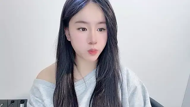 chloe-01 online show from 17, 12, 2025