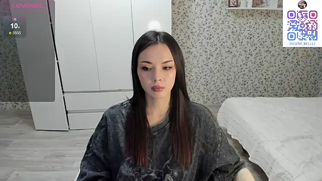 Snapshot of young_belle_ chatting on 6, 10, 2025 young belle online show from 6, 10, 2025