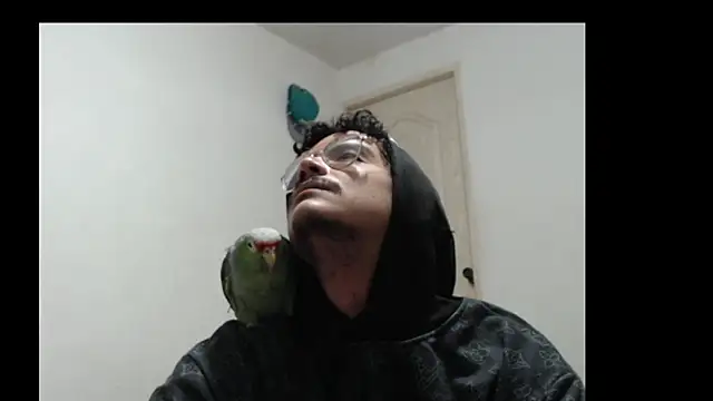 Snapshot of creamyadvisor01 chatting on 6, 3, 2025 creamyadvisor01 online show from 6, 3, 2025