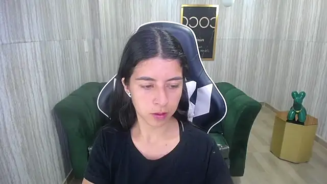 Snapshot of Bela_t_ chatting on 10, 12, 2024 Bela t online show from 10, 12, 2024