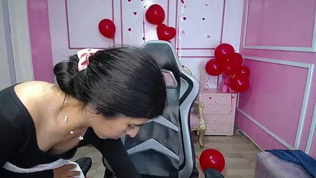 Snapshot of Bela_t_ chatting on 17, 2, 2025 Bela t online show from 17, 2, 2025