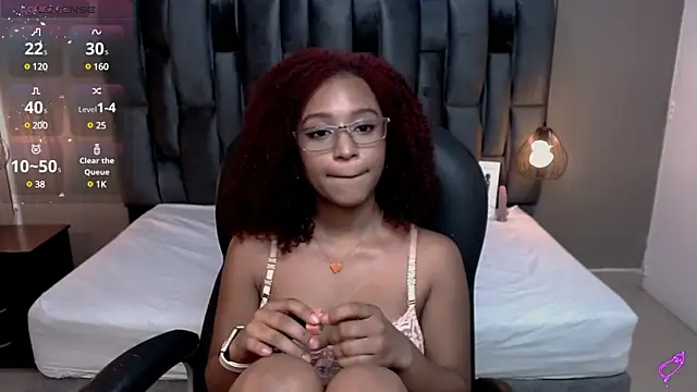 Snapshot of Lorena_Vieira_ chatting on 7, 1, 2025 Lorena Vieira  online show from 7, 1, 2025