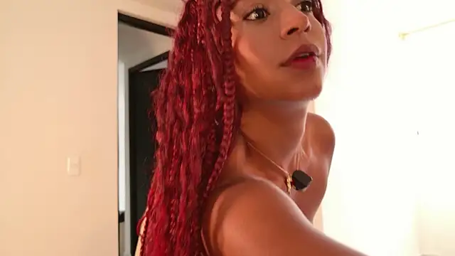 Snapshot of Lorena_Vieira_ chatting on 17, 10, 2025 Lorena Vieira  online show from 17, 10, 2025