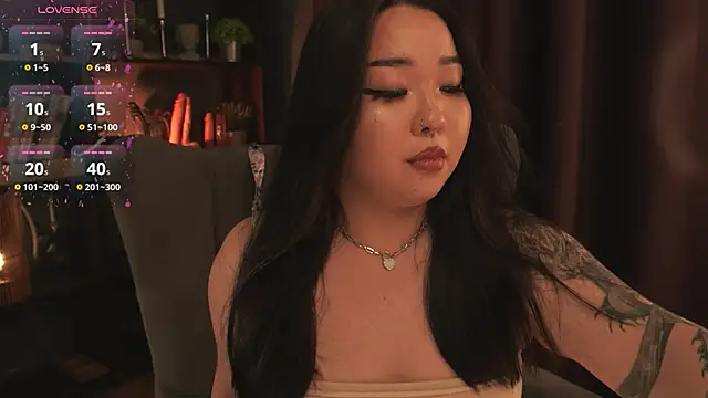 Snapshot of mei_honey_ chatting on 14, 10, 2025 mei honey  online show from 14, 10, 2025