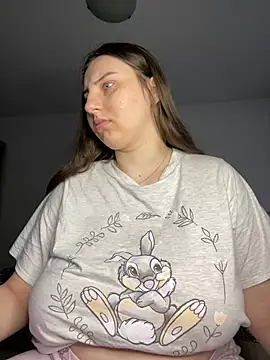 Snapshot of KarinaCelinne chatting on 4, 2, 2025 KarinaCelinne online show from 4, 2, 2025