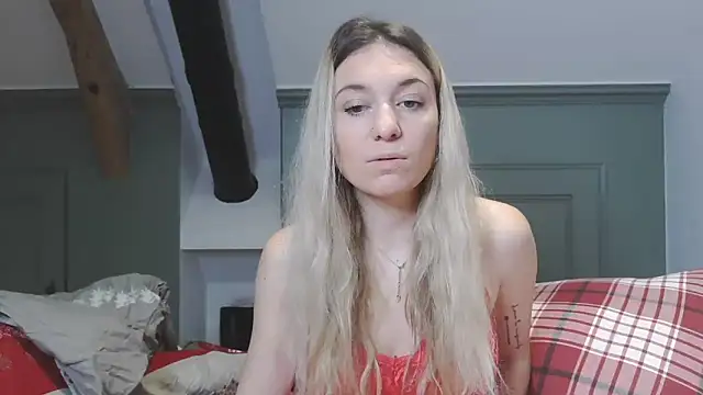 Snapshot of carlaaa chatting on 19, 12, 2024 carlaaa online show from 19, 12, 2024
