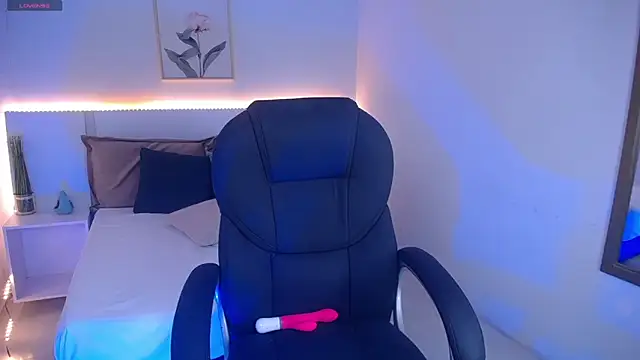 Snapshot of violeta_leon chatting on 14, 12, 2024 violeta leon online show from 14, 12, 2024