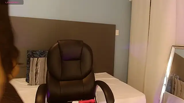 Snapshot of violeta_leon chatting on 24, 9, 2025 violeta leon online show from 24, 9, 2025