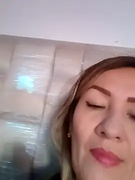 Snapshot of Divahank chatting on 12, 12, 2024 Divahank online show from 12, 12, 2024