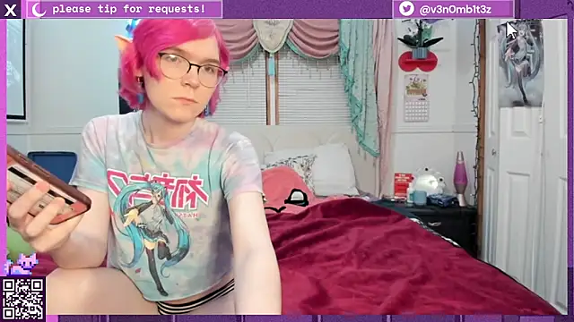 Snapshot of v3n0mb1t3z chatting on 29, 9, 2025 v3n0mb1t3z online show from 29, 9, 2025