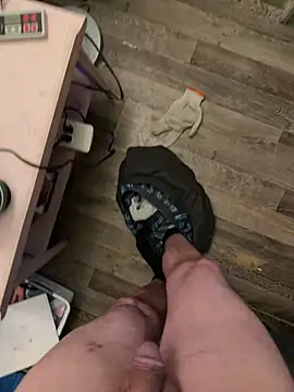 Hornyguynotshy198214 online show from 12, 2, 2026