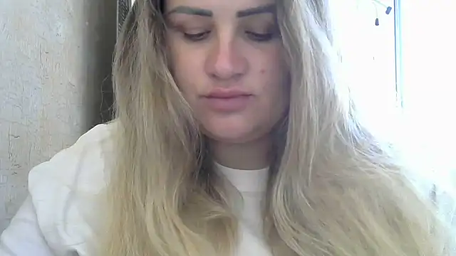 Snapshot of Honeydew-Waves chatting on 11, 9, 2025 Honeydew-Waves online show from 11, 9, 2025