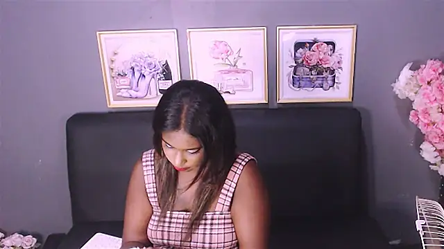 Littleindianmilf online show from 15, 1, 2025