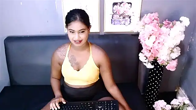 Littleindianmilf online show from 25, 2, 2025