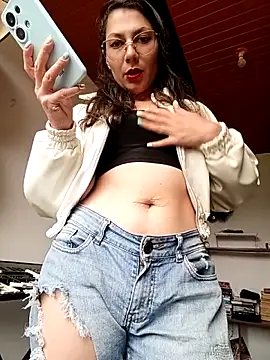 Snapshot of VALERY-03_ chatting on 27, 4, 2026 VALERY-03 online show from 27, 4, 2026