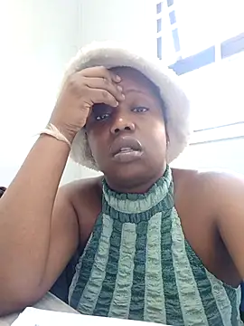 Snapshot of SWEETCLITYxxx chatting on 1, 10, 2025 SWEETCLITYxxx online show from 1, 10, 2025