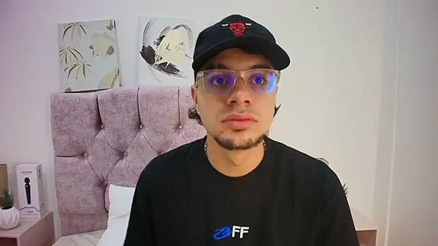 Amadeo Wild online show from 6, 2, 2025