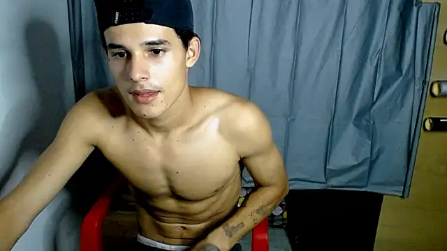 Snapshot of freddy_romas chatting on 2, 2, 2025 freddy romas online show from 2, 2, 2025