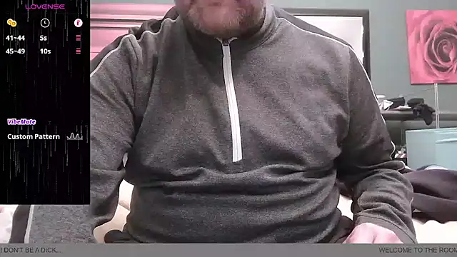 Snapshot of BondBroken chatting on 8, 11, 2025 BondBroken online show from 8, 11, 2025