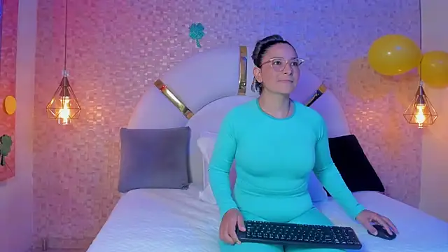 Snapshot of sophie_1 chatting on 20, 3, 2025 sophie 1 online show from 20, 3, 2025