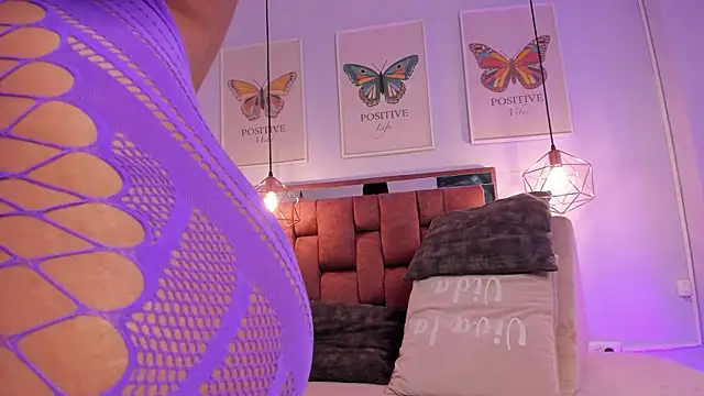 kristakinnky online show from 16, 4, 2026