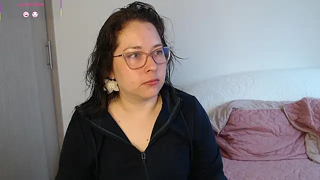 May Carlier online show from 27, 3, 2026