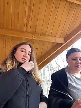 Snapshot of Joannakiss chatting on 4, 3, 2025 Joannakiss online show from 4, 3, 2025